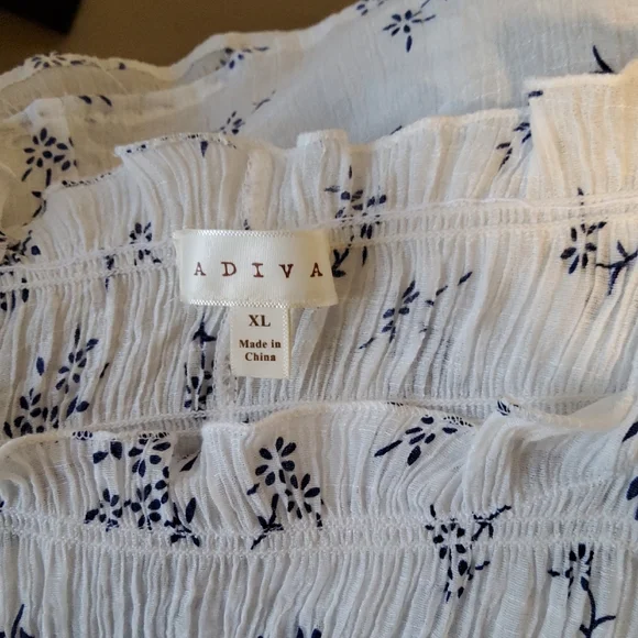 Adiva White and Blue Floral Blouse - Picture 8 of 9